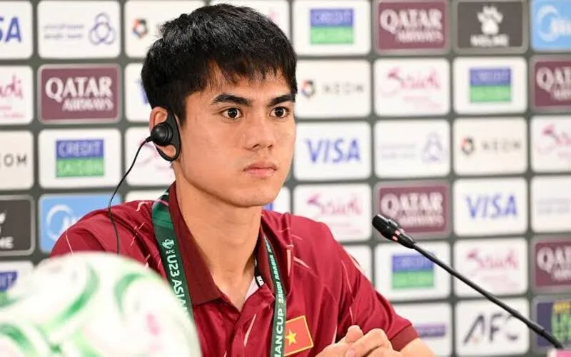 khuat van khang tai nang dac biet cua bong da viet nam hien dai