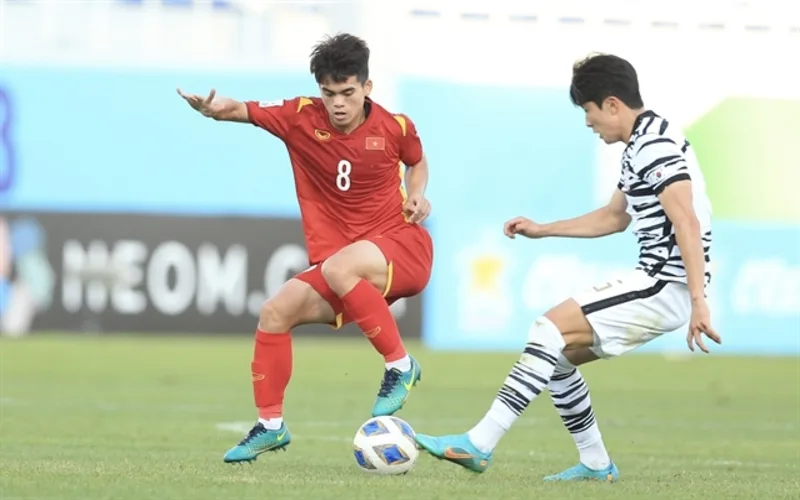 khuat van khang tai nang dac biet cua bong da viet nam hien dai